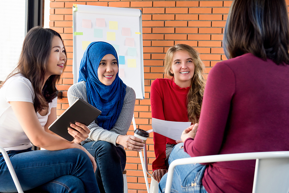 women_meeting_for_social_project